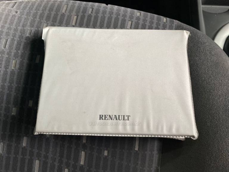 RENAULT - MÉGANE - 2011/2012 - Branca - R$ 35.900,00