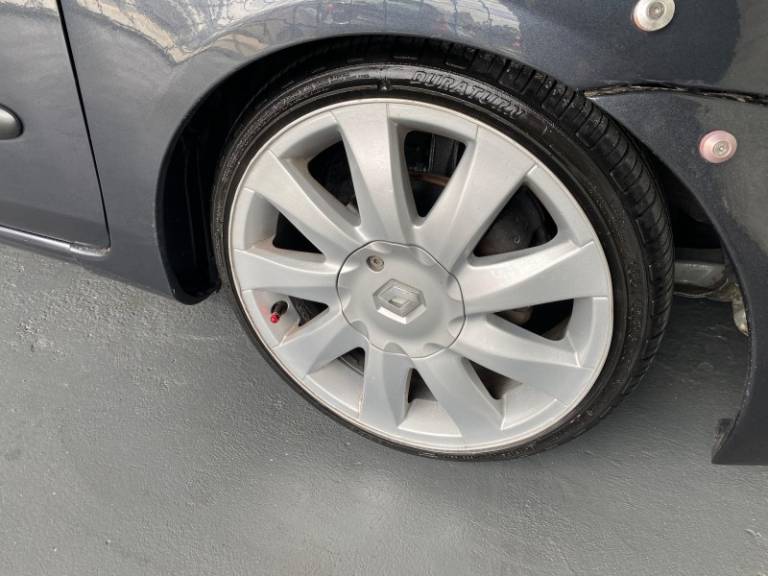 RENAULT - CLIO - 2003/2004 - Cinza - R$ 23.900,00