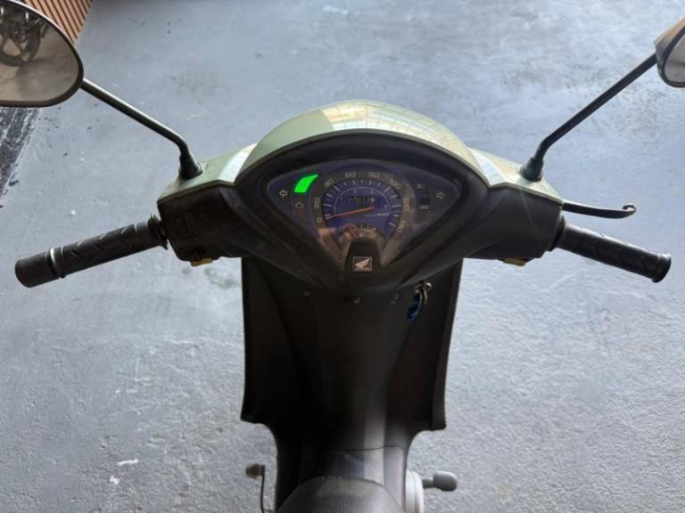 HONDA - BIZ 125 - 2011/2012 - Verde - R$ 8.900,00