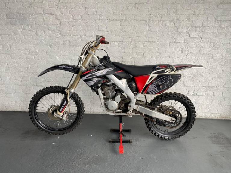 HONDA - CRF 230F - 2010/2010 - Preta - R$ 16.500,00