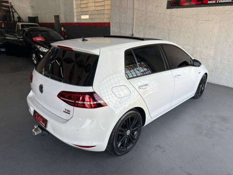 VOLKSWAGEN - GOLF - 2014/2014 - Branca - R$ 82.900,00