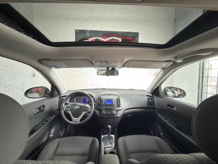 HYUNDAI - I30 - 2011/2012 - Preta - R$ 50.900,00