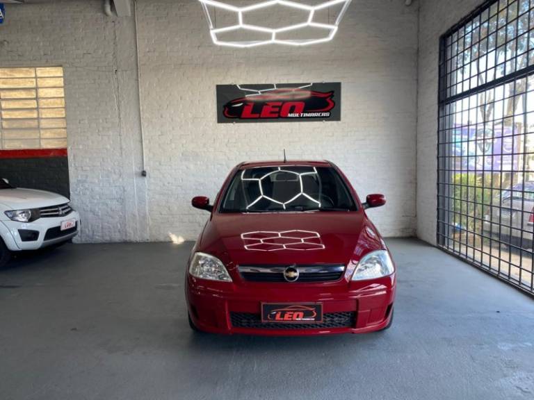 CHEVROLET - CORSA - 2009/2010 - Vermelha - R$ 30.900,00
