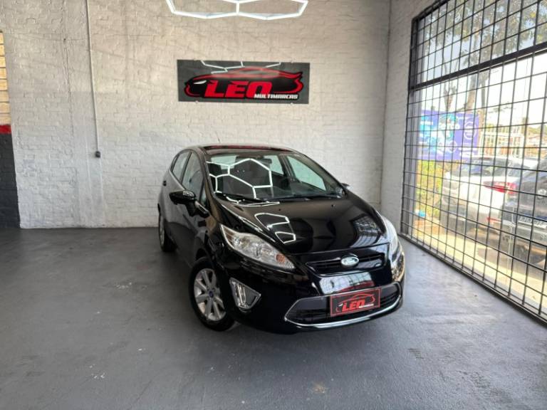 FORD - FIESTA - 2011/2012 - Preta - R$ 40.900,00