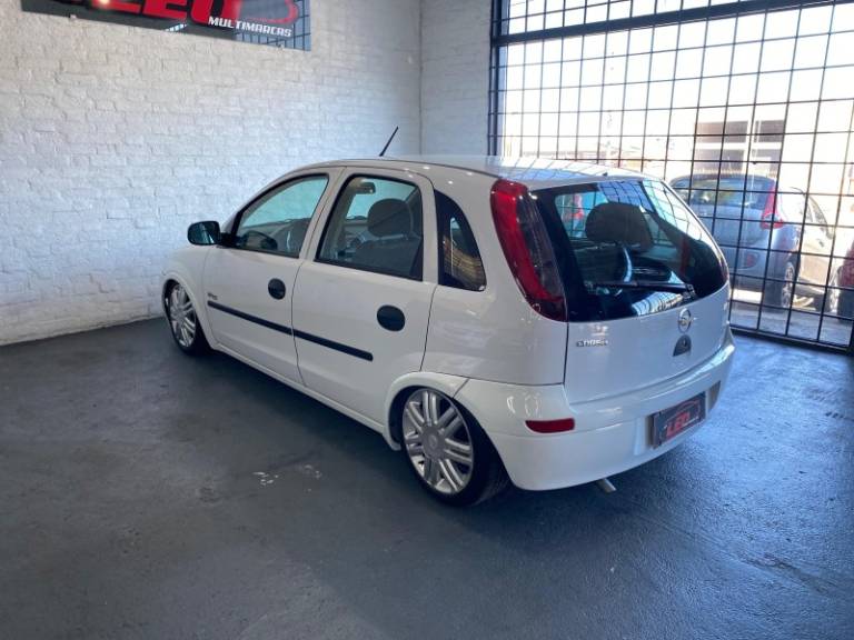 CHEVROLET - CORSA - 2005/2005 - Branca - R$ 26.900,00