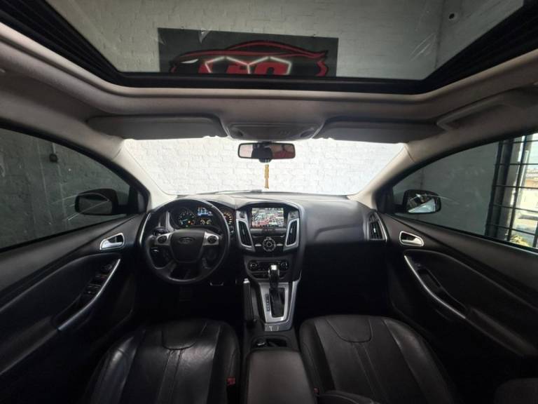 FORD - FOCUS - 2015/2015 - Branca - R$ 61.900,00