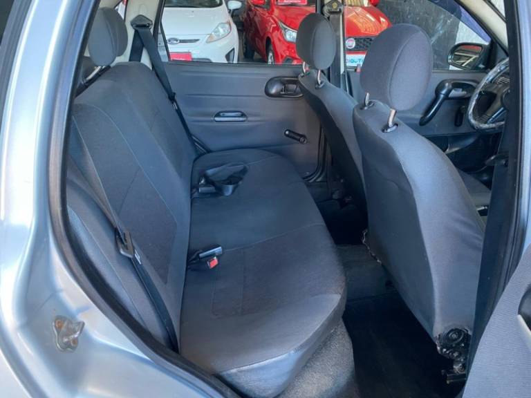 CHEVROLET - CORSA - 2004/2004 - Prata - R$ 19.900,00