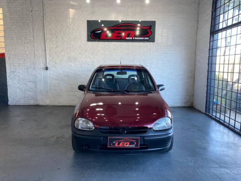 CHEVROLET - CORSA - 1995/1996 - Vermelha - R$ 13.900,00