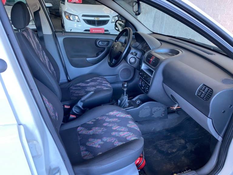CHEVROLET - CORSA - 2005/2005 - Branca - R$ 26.900,00