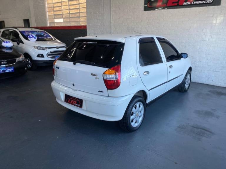 FIAT - PALIO - 2006/2007 - Branca - R$ 20.900,00