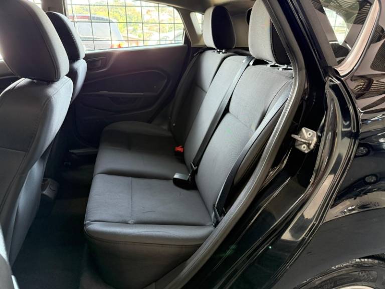 FORD - FIESTA - 2011/2012 - Preta - R$ 40.900,00