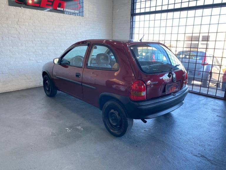 CHEVROLET - CORSA - 1995/1996 - Vermelha - R$ 13.900,00