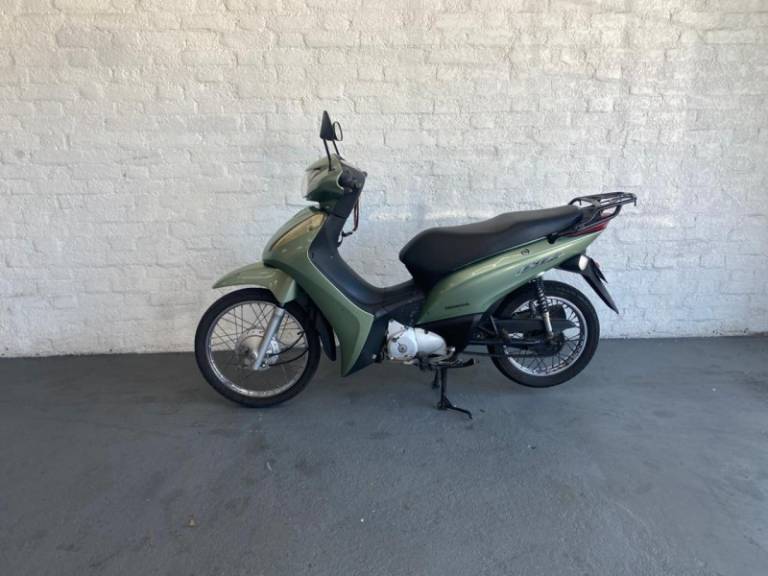 HONDA - BIZ 125 - 2011/2012 - Verde - R$ 10.000,00