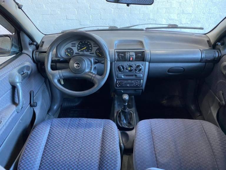 CHEVROLET - CORSA - 1995/1996 - Vermelha - R$ 13.900,00