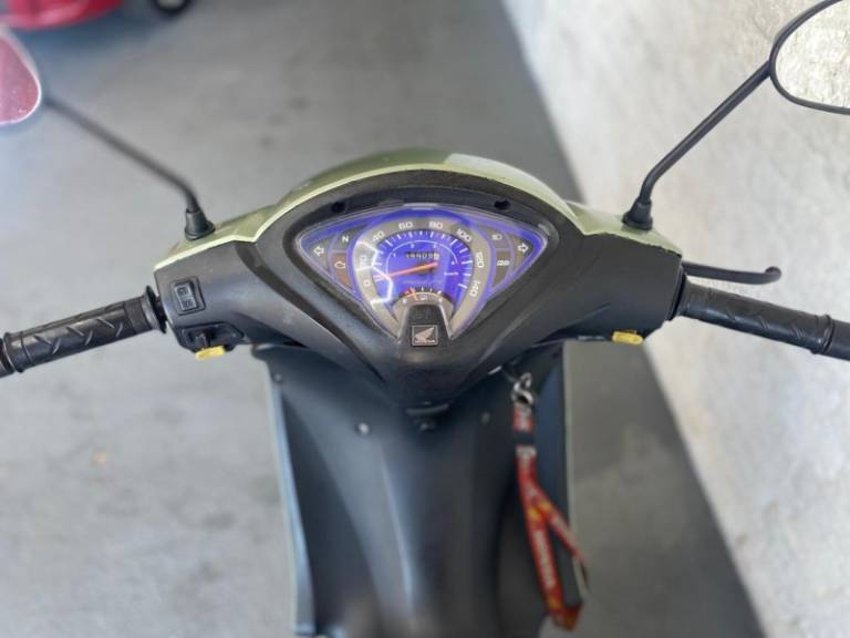 HONDA - BIZ 125 - 2011/2012 - Verde - R$ 10.000,00