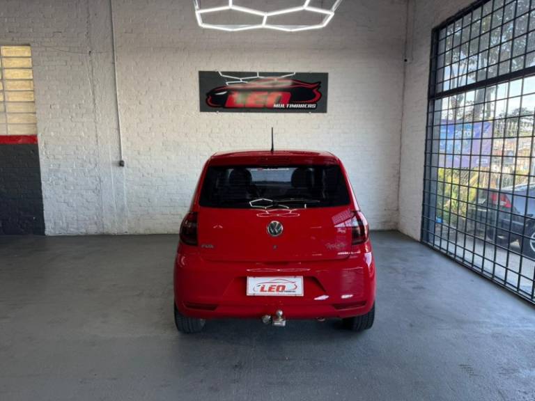 VOLKSWAGEN - FOX - 2013/2014 - Vermelha - R$ 47.900,00