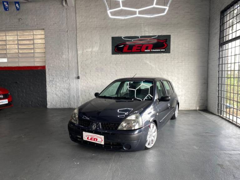 RENAULT - CLIO - 2003/2004 - Cinza - R$ 23.900,00