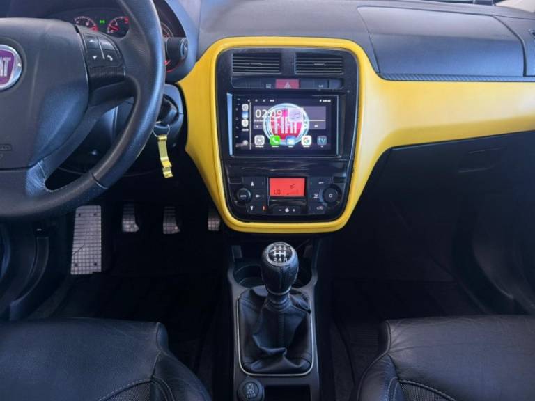 FIAT - PUNTO - 2009/2010 - Amarela - R$ 51.900,00