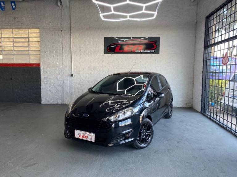 FORD - FIESTA - 2014/2014 - Preta - R$ 43.900,00
