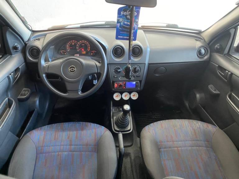 CHEVROLET - CELTA - 2010/2010 - Prata - R$ 25.900,00