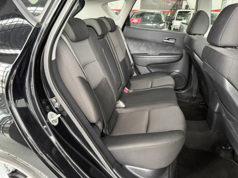 HYUNDAI - I30 - 2011/2012 - Preta - R$ 50.900,00