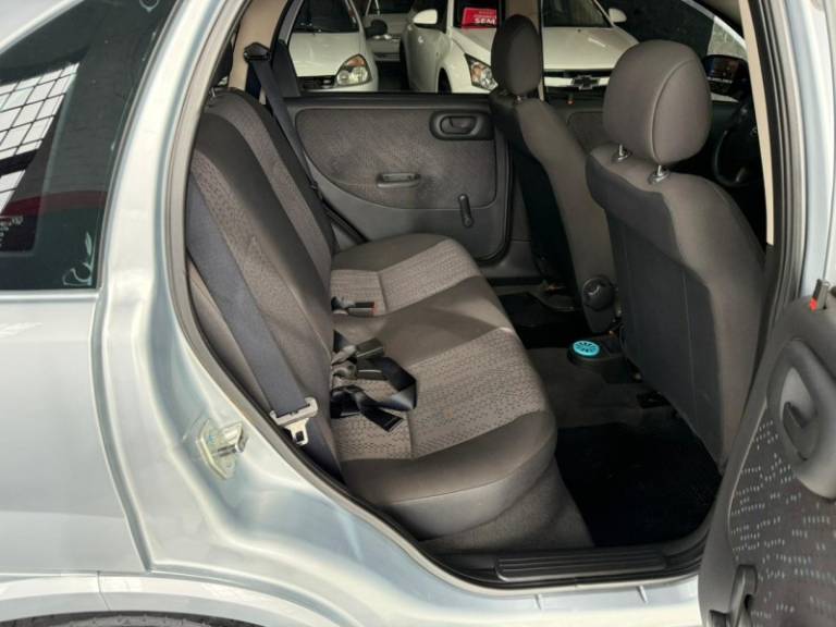 CHEVROLET - CORSA - 2009/2009 - Prata - R$ 31.900,00