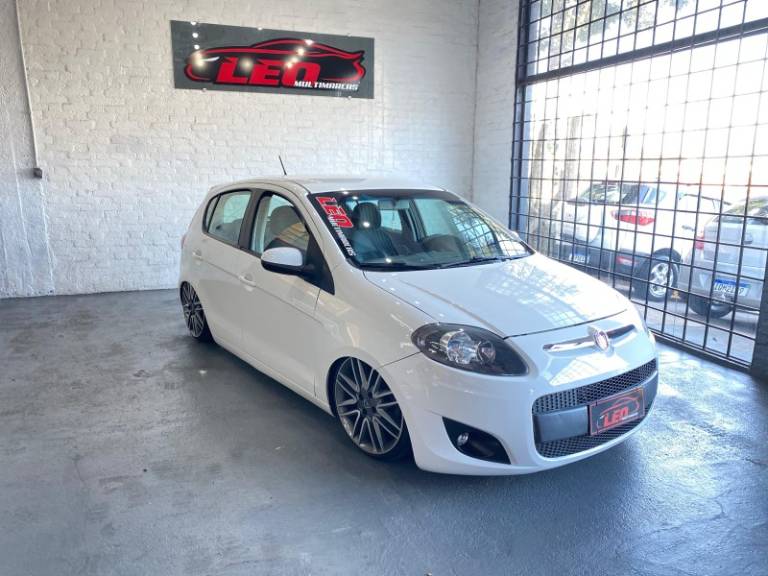 FIAT - PALIO - 2014/2015 - Branca - R$ 42.900,00