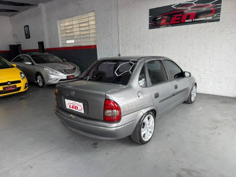 CHEVROLET - CORSA - 2005/2005 - Cinza - R$ 19.900,00