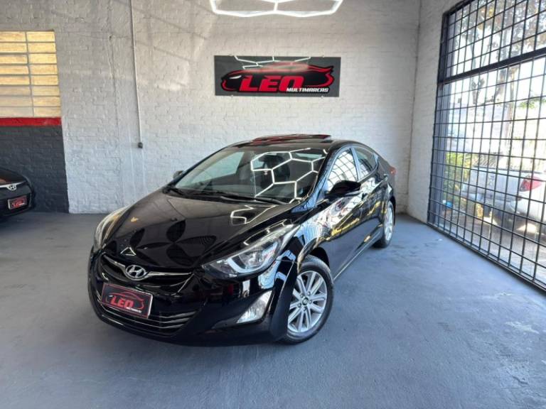 HYUNDAI - ELANTRA - 2013/2014 - Preta - R$ 68.900,00
