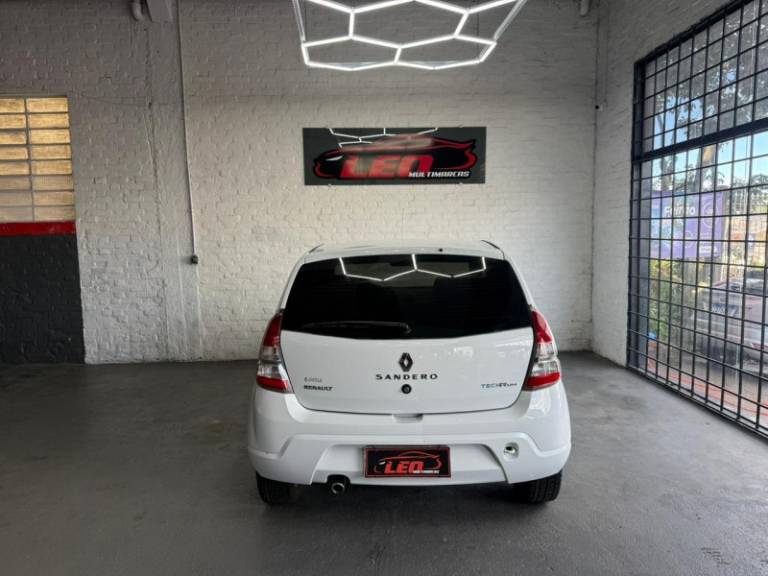 RENAULT - SANDERO - 2014/2014 - Branca - R$ 32.900,00