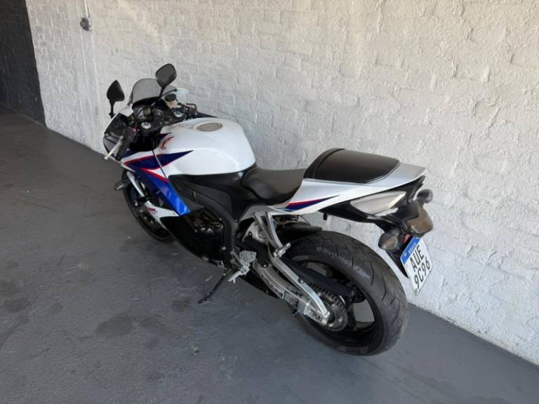 HONDA - CBR 600RR - 2011/2011 - Branca - R$ 44.900,00