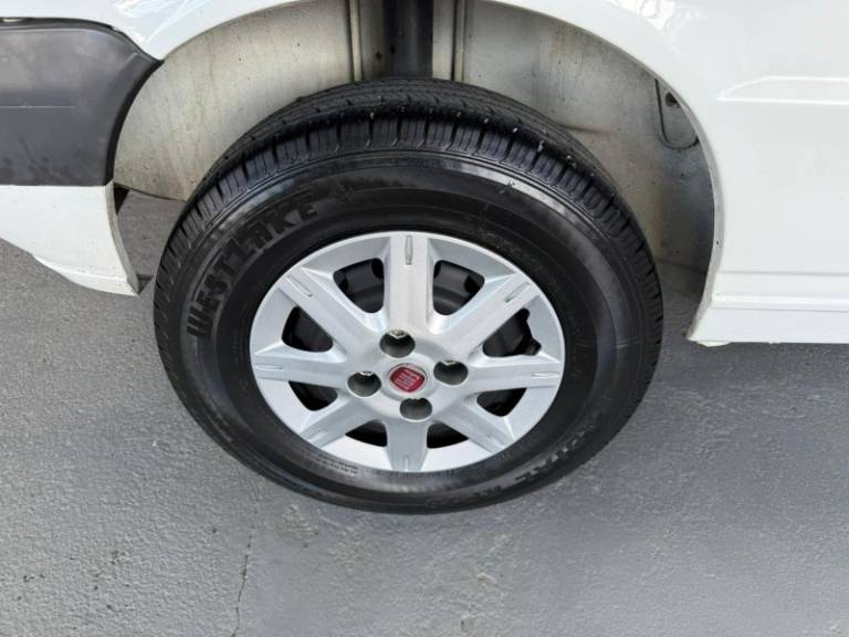 FIAT - UNO - 2012/2013 - Branca - R$ 20.900,00