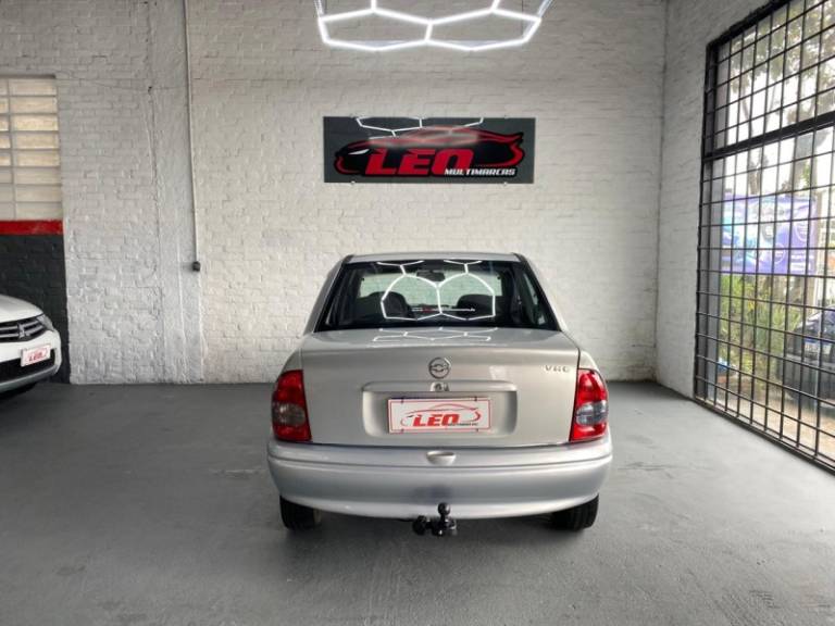 CHEVROLET - CORSA - 2004/2004 - Prata - R$ 19.900,00