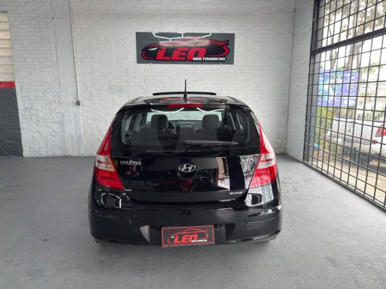 HYUNDAI - I30 - 2011/2012 - Preta - R$ 50.900,00