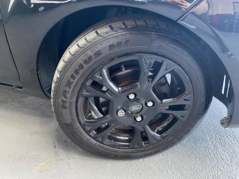 FORD - FIESTA - 2014/2014 - Preta - R$ 43.900,00