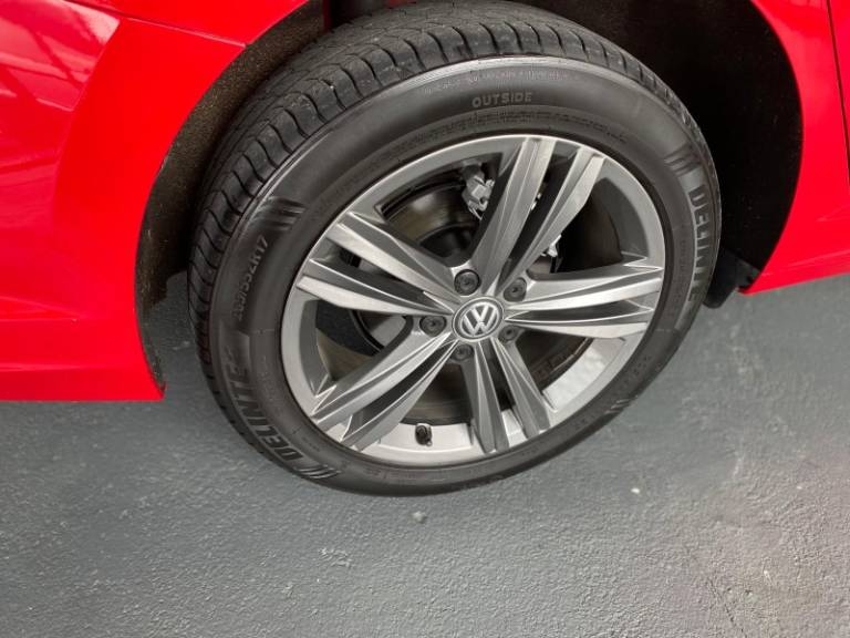 VOLKSWAGEN - JETTA - 2020/2020 - Vermelha - R$ 119.000,00