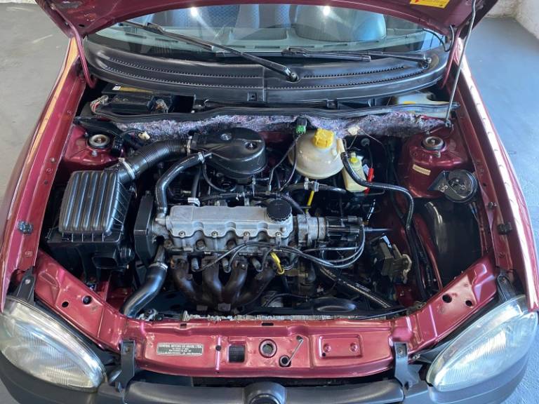 CHEVROLET - CORSA - 1995/1996 - Vermelha - R$ 13.900,00