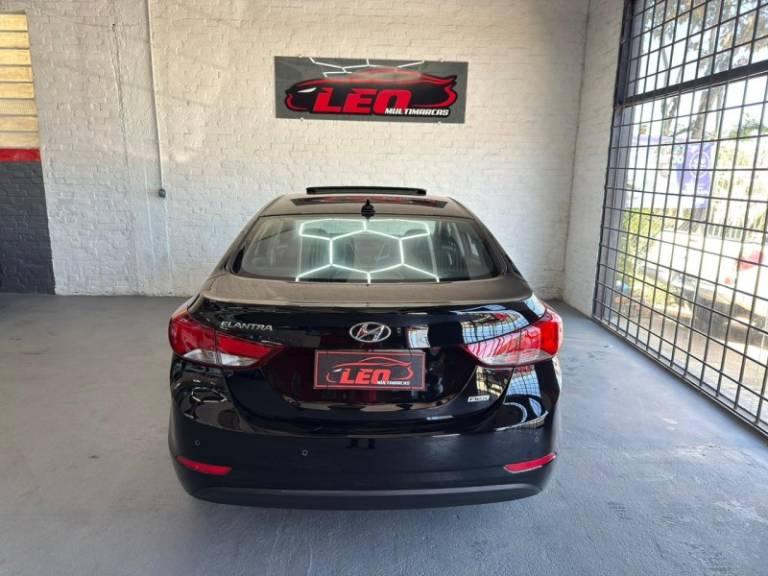 HYUNDAI - ELANTRA - 2013/2014 - Preta - R$ 68.900,00