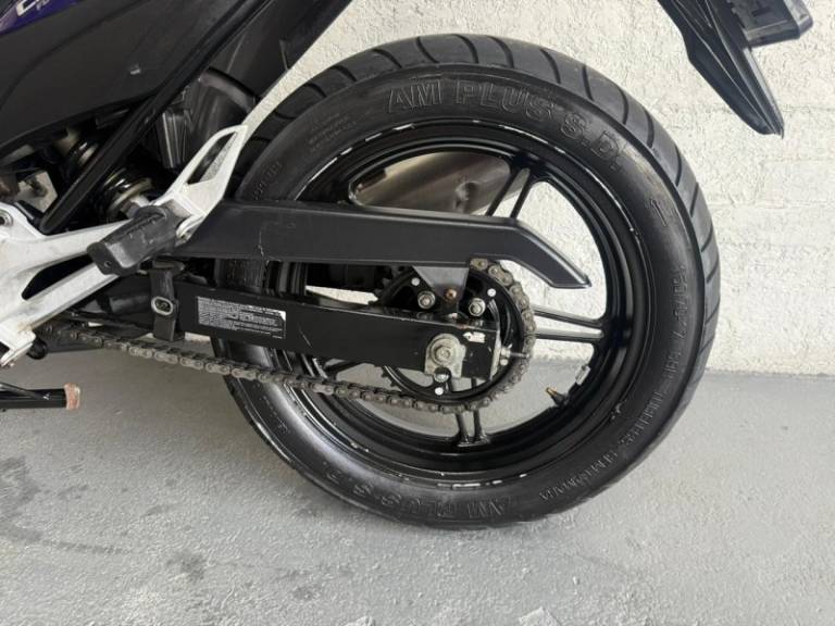 HONDA - CB 300R - 2011/2011 - Azul - R$ 12.500,00