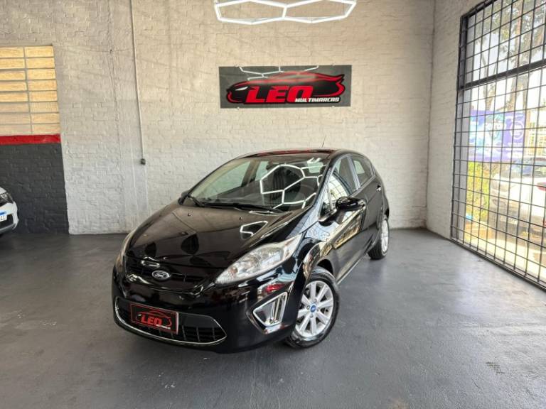 FORD - FIESTA - 2011/2012 - Preta - R$ 40.900,00