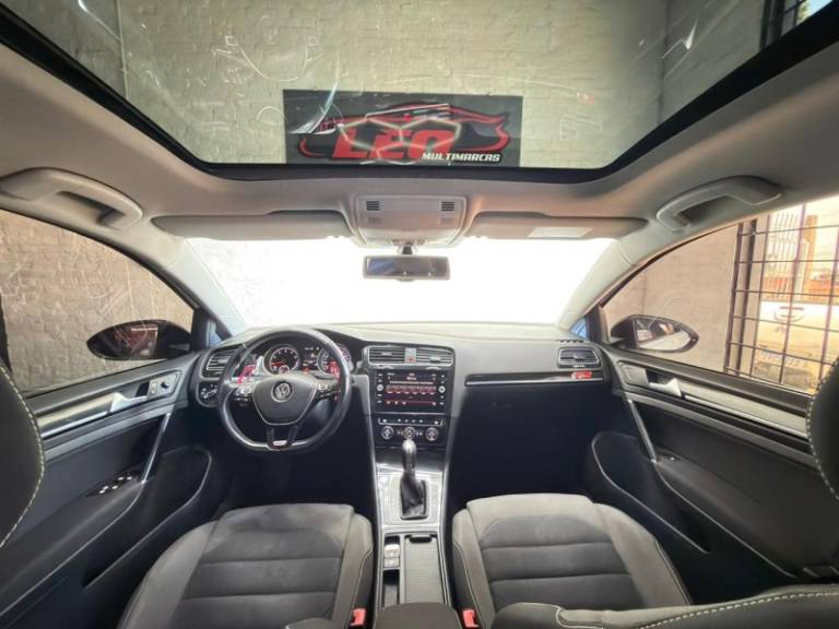 VOLKSWAGEN - GOLF - 2014/2014 - Branca - R$ 82.900,00