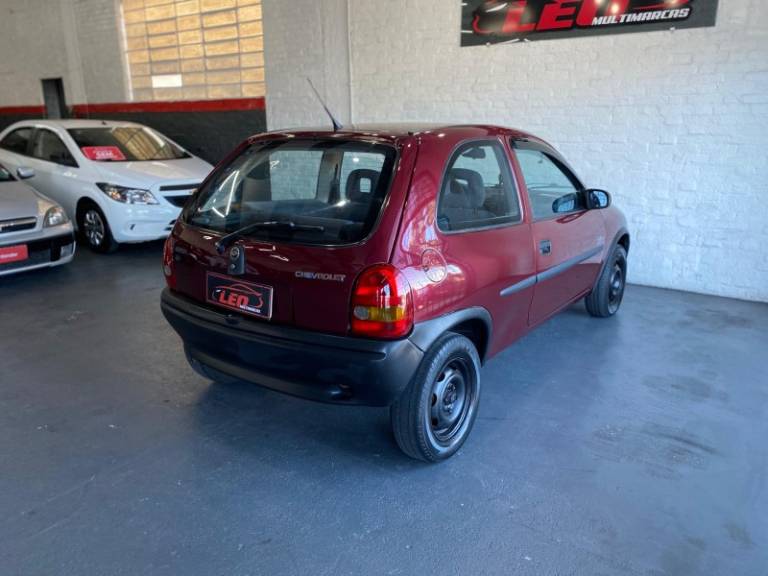 CHEVROLET - CORSA - 1995/1996 - Vermelha - R$ 13.900,00