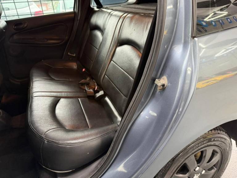 PEUGEOT - 207 - 2008/2009 - Cinza - R$ 18.900,00