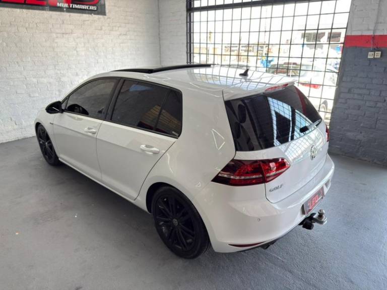 VOLKSWAGEN - GOLF - 2014/2014 - Branca - R$ 82.900,00