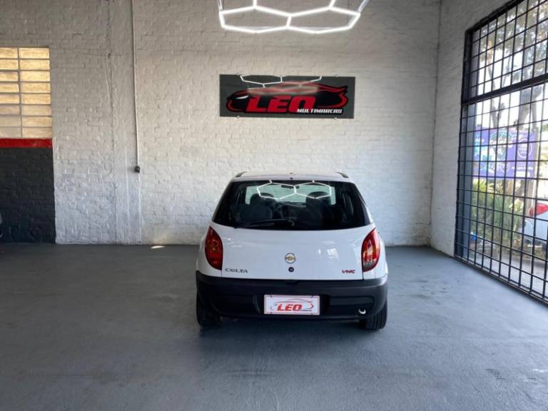 CHEVROLET - CELTA - 2003/2003 - Branca - R$ 19.900,00