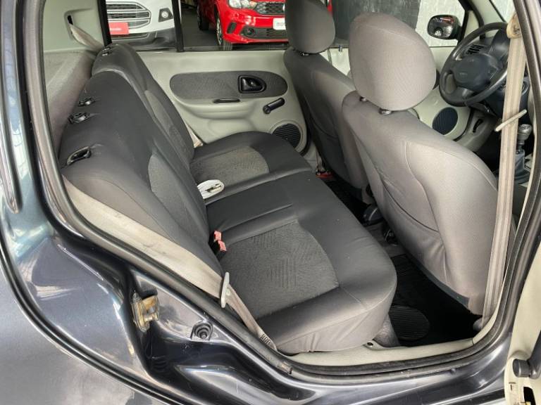 RENAULT - CLIO - 2003/2004 - Cinza - R$ 23.900,00