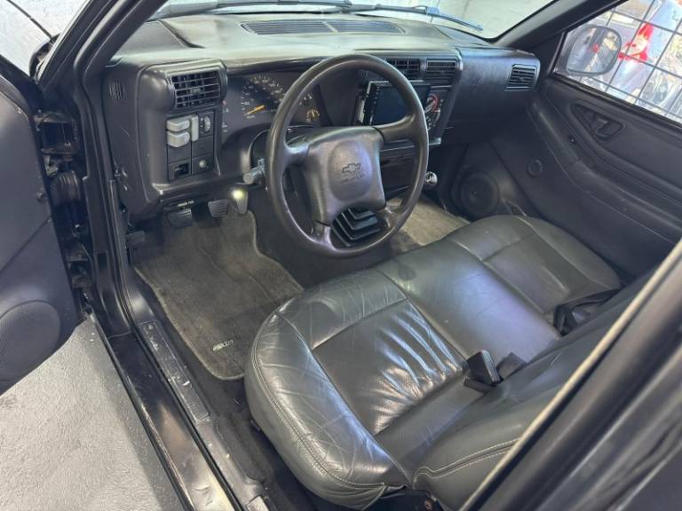 CHEVROLET - S10 - 1996/1997 - Cinza - R$ 24.900,00