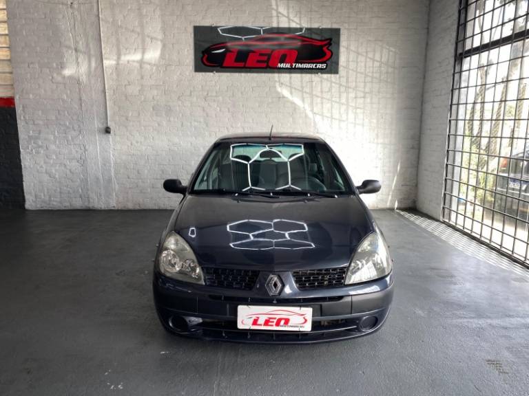 RENAULT - CLIO - 2003/2004 - Cinza - R$ 23.900,00