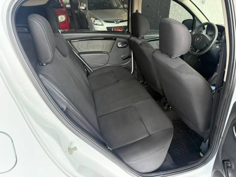 RENAULT - SANDERO - 2014/2014 - Branca - R$ 32.900,00