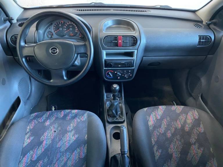 CHEVROLET - CORSA - 2005/2005 - Branca - R$ 26.900,00
